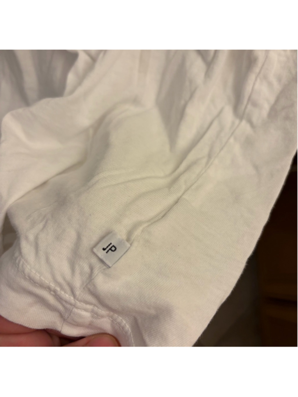 James Perse Blank White Short Sleeve V-Neck Tee Size 2 MENS - Picture 3 of 5
